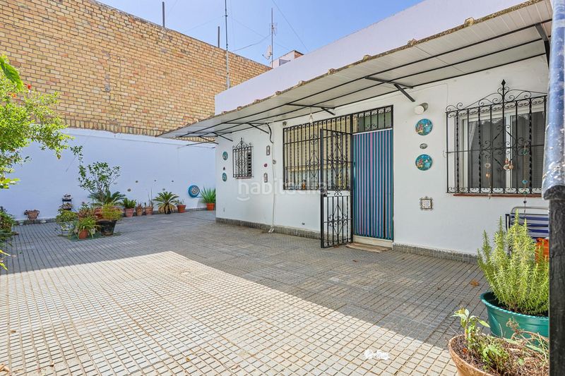 Foto 8f9361e9-2337-41cb-a041-39faf926e1c8. Casa amb aparcament a Valdezorras - El Gordillo Sevilla