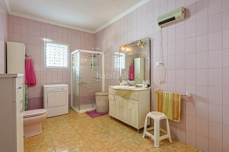 Foto b18e8111-2530-4b21-ae58-24b94a568d5e. Casa amb aparcament a Valdezorras - El Gordillo Sevilla