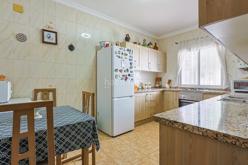 Foto da9157ef-24fd-4abd-9f3d-4c08f752107a. Casa amb aparcament a Valdezorras - El Gordillo Sevilla