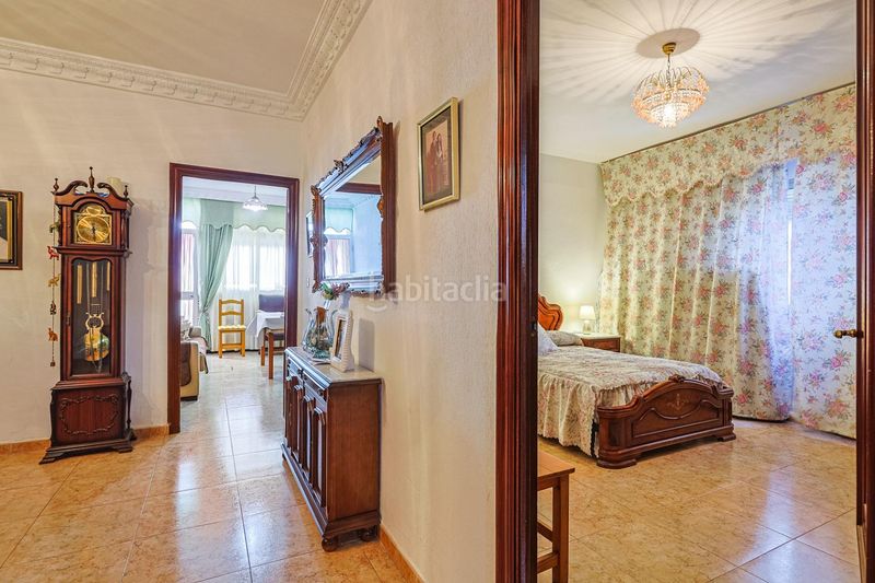 Foto dd98dbdb-dc3b-4547-86f7-49d06060f12c. Casa amb aparcament a Valdezorras - El Gordillo Sevilla