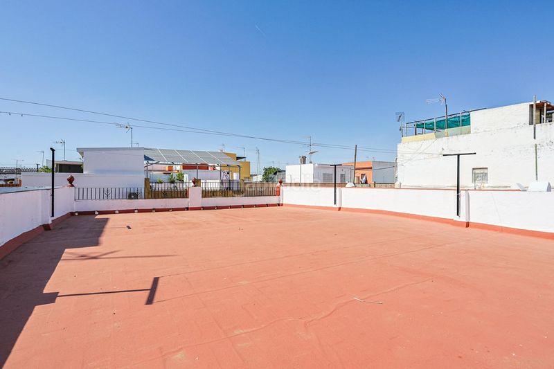 Foto fac3b137-ea3b-4c13-a369-4ddb13fad518. Casa amb aparcament a Valdezorras - El Gordillo Sevilla