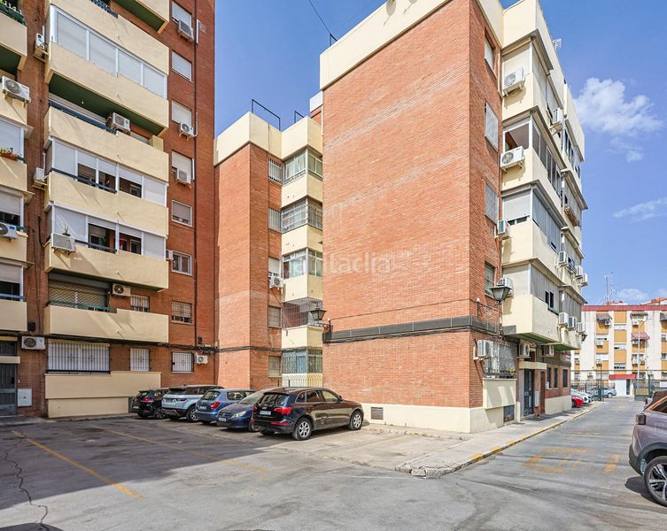 Foto 0ecbd6b9-2c9e-4ef8-9f3b-f92aa626d621. Pis amb aparcament a Villegas Sevilla