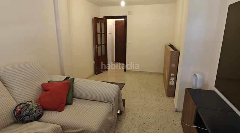 Foto df118421-b8a0-4e98-b471-7b4b7e2a20c1. Pis amb aparcament a Villegas Sevilla