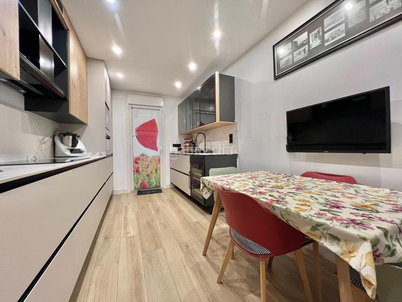 Foto 6da12a2b-fc3d-4f98-b73e-0b10d1d2f73e. Casa adosada casa en venta en la zona avd de españa alqueria en Dos Hermanas