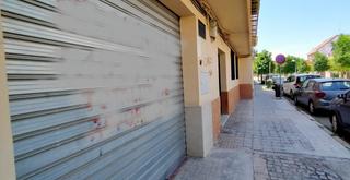Local commercial  Calle marques de cabriñana. Magnifico local de 230m junto a renfe