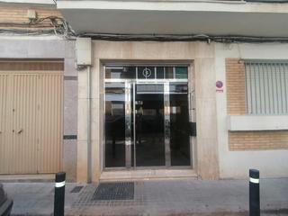 Appartement à Calle del pintor mariano belmonte 4. Magnífica inversión para reformar junto al vial norte