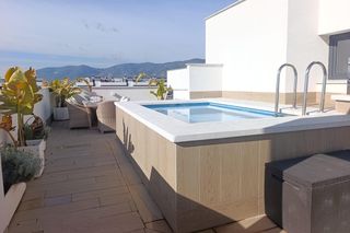 Duplex à Francisco gracia trenas 6. Exclusivo ático dúplex de 3 dormitorios con terraza solarium de