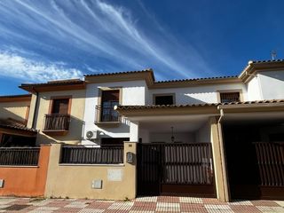 Maison jumelée  Calle asociacion mujeres atenea 16. Vivienda unifamiliar de 252 m2 totalmente legal muy cerca de cór