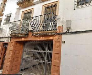 Pis a Conde de torres cabrera 14. Pisazo para poner a su gusto en pleno centro de córdoba con coch
