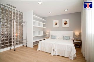 Location Appartement  Avenida de la constitución. Disponible agosto 2025. cerca catedral y plaza nueva. amueblado