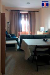 Piso  Calle gallos. Balcon, techos altos (3 m. ). trastero. con 3 habit. , cocina in