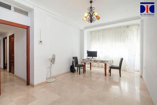 Appartamento en Calle virgen de la cinta 29. Orientado a sur, soleado y muy luminoso. en piso alto (4 planta)