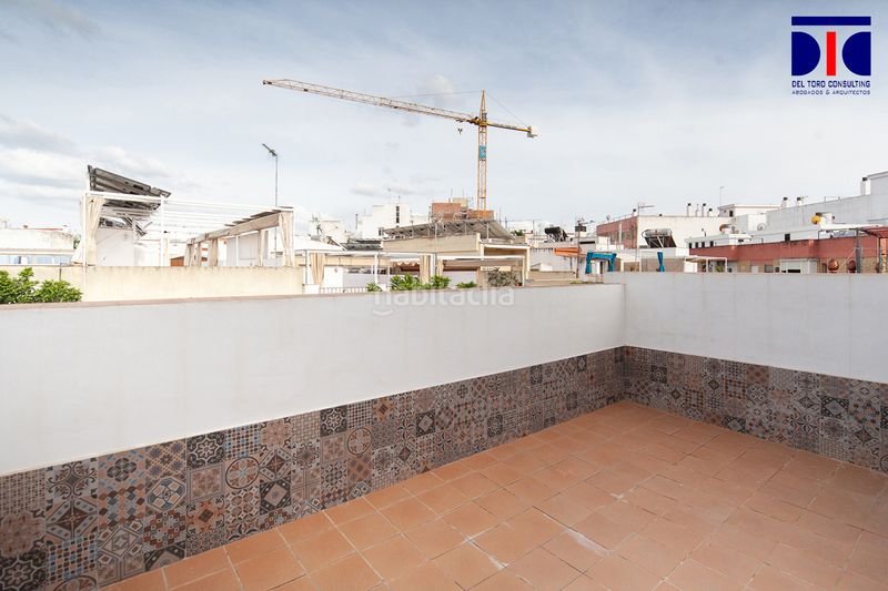 Foto b294c6a2-7593-4a4b-81fe-cda8b59eb049. Àtic a Barrio León Sevilla