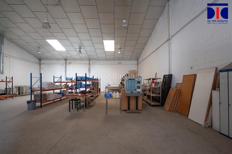 Foto 022fcde9-4196-4549-9045-49ef9d5916a6. Industrial building in La Paz Alcalá de Guadaira