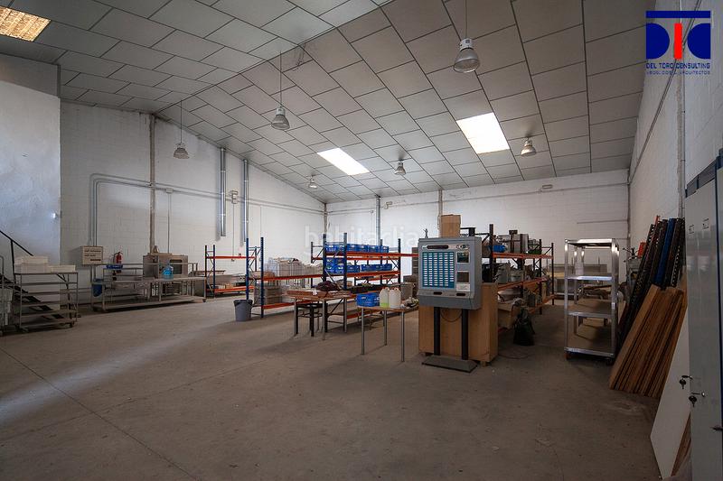 Foto 22c46364-da48-4502-983b-43ad5a6788d1. Industrial building in La Paz Alcalá de Guadaira