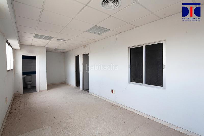 Foto 35bdefa1-4b7f-40ad-99a4-c0c42895d292. Industrial building in La Paz Alcalá de Guadaira