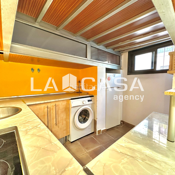 Foto dd3f7fc4-f2e9-46a1-81fe-e11a6f415b45. Loft in Cruz Roja Sevilla