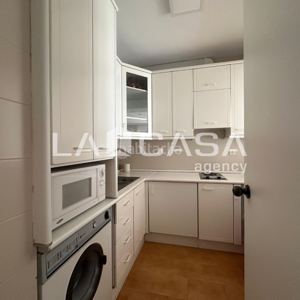 Foto baeb9e2b-851d-4a4c-8cc3-5c9d1e0b0f35. Pis a Triana Casco Antiguo Sevilla