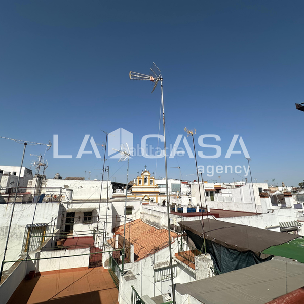 Foto f0fe0e53-c518-47f4-8d44-012c78677c1f. Pis a Triana Casco Antiguo Sevilla