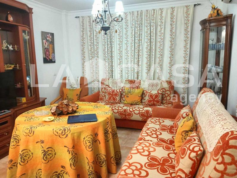 Foto 86cc9335-86af-48e7-8b0d-e458ef22fa8e. Piano terra con parcheggio in El Zabal-Santa Margarita Línea de la Concepción (La)