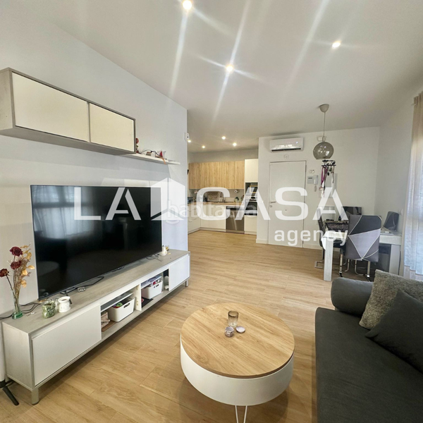 Foto 2f0e1692-1684-4388-be72-417be4dbd5fb. Planta baixa a Villegas Sevilla