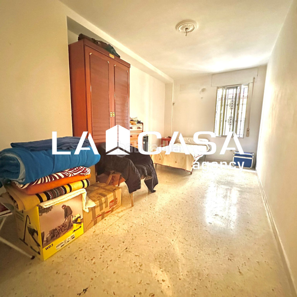 Foto e00cdabe-14ce-4afe-a5e5-3f3e44a22556. Appartamento con parcheggio in San Julián Sevilla