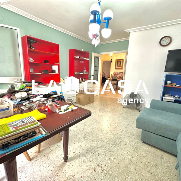 Foto 41f0610b-3612-450b-a76d-efd577e5a092. Flat with parking in San Julián Sevilla