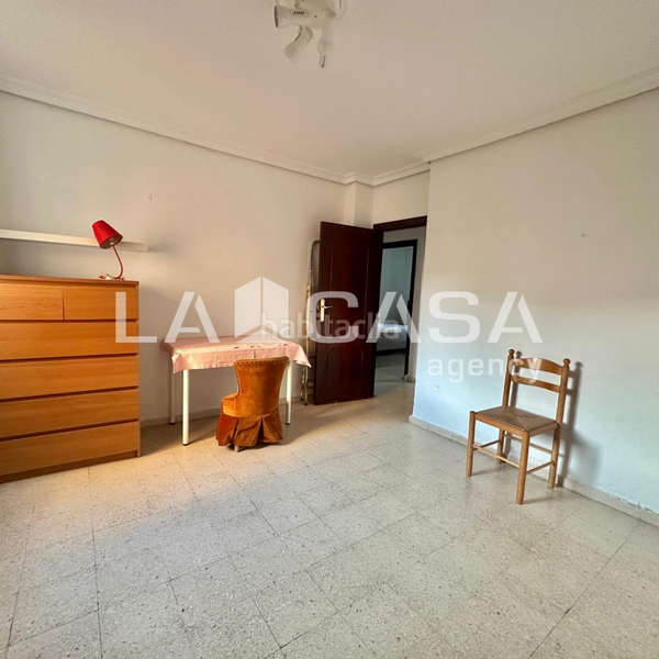 Foto ff002945-2680-4769-b86b-82a219827861. Appartement dans Villegas Sevilla