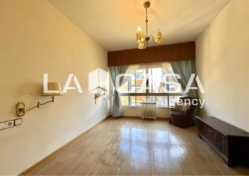 Foto aafcae36-aaae-402e-8c09-376c2efc65b3. Appartamento con parcheggio in Los Remedios Sevilla