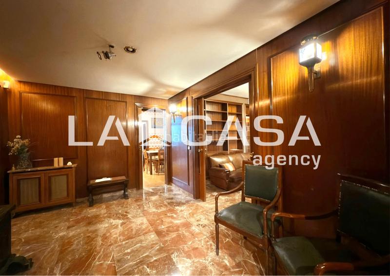 Foto 50f586c6-db72-4a4a-a7c4-e8da85fb34e9. Appartement avec parking dans Los Remedios Sevilla