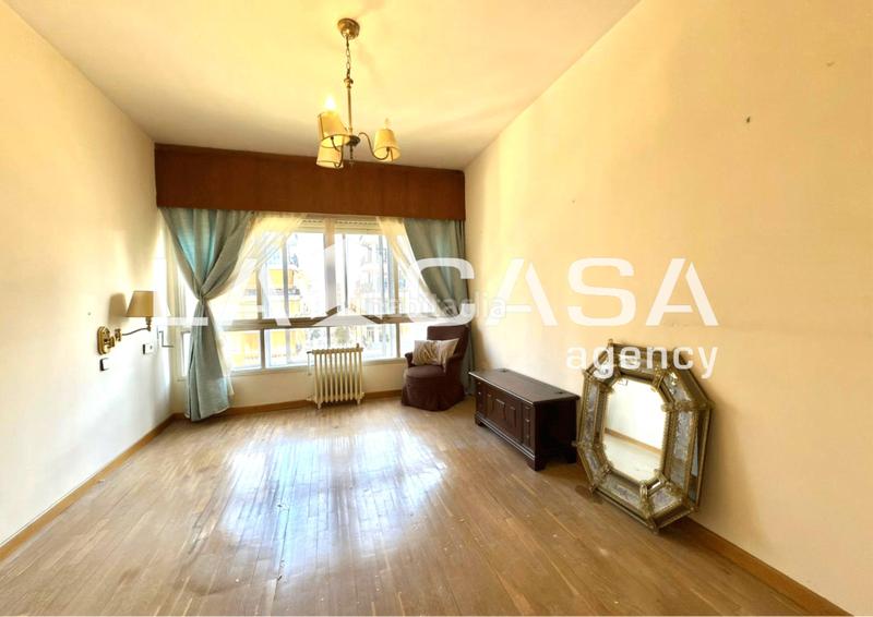 Foto cd355eaa-c805-4ffe-a464-be8dcaa56201. Appartement avec parking dans Los Remedios Sevilla