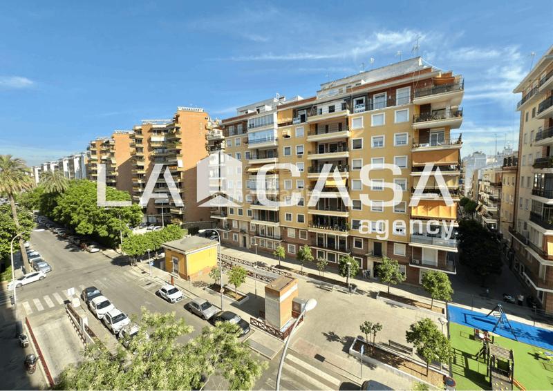 Foto f932c34a-47b1-4ec1-9324-3cf146138f37. Appartement avec parking dans Los Remedios Sevilla
