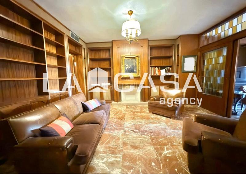 Foto 8eb63cac-9337-4c80-99e4-8635d4ab6561. Etagenwohnung mit parking in Los Remedios Sevilla