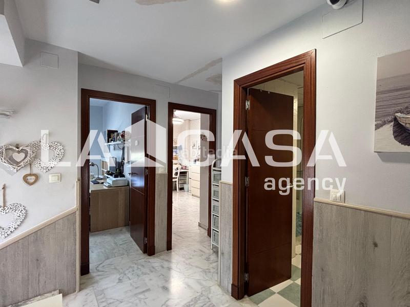 Foto 917c04bd-c48a-48e0-95b0-6237d80d38ed. Casa bifamiliare con riscaldamento parcheggio in Olivar de Quintos Montequinto