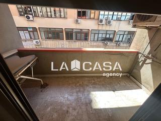 Etagenwohnung in Casco Antiguo