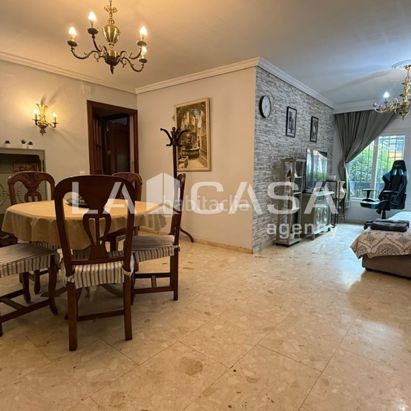 Foto a1ef9139-9a28-4a99-a268-9b169180f4d9. Etagenwohnung mit heizung in San Julián Sevilla