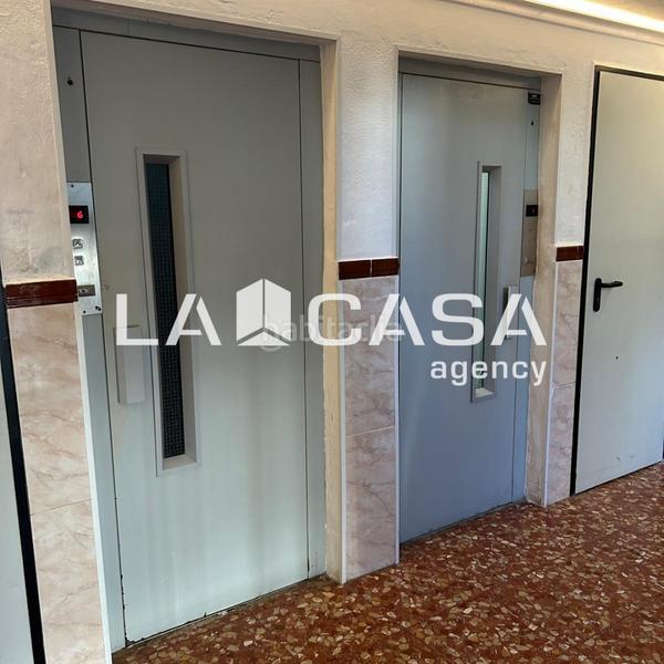 Foto 9a93cf42-6772-4e2c-b94d-3b8cf7c5f1eb. Appartement dans El Torrejón - El Cerezo Sevilla