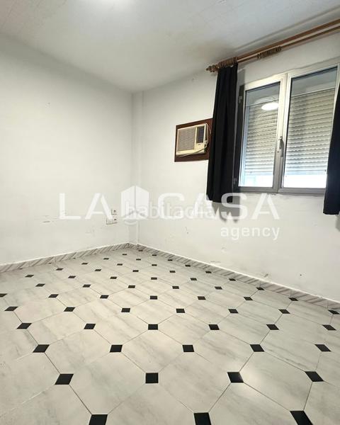 Foto a343c8eb-8ef4-4107-8019-8ceeffc79138. Appartement dans El Torrejón - El Cerezo Sevilla