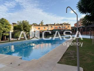 Casa adossada a Avenida de Europa