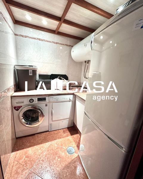 Foto 0aeb9e81-1f8e-4424-9a1f-22608fdcd409. Maison jumelée avec piscine dans Urbadiez - Entrepuentes Sevilla