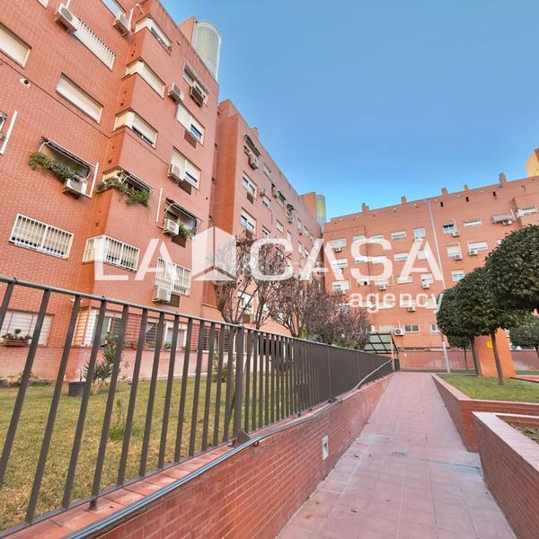 Foto 0ba8b613-e5a3-491b-9e8e-a95cef87dd6b. Dachwohnung in colores - entreparques Sevilla