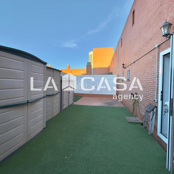 Foto 15ff0916-0a13-4af1-adfc-15de9f601496. Dachwohnung in colores - entreparques Sevilla