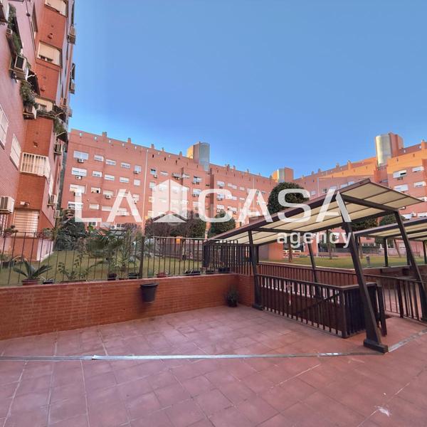 Foto 626730f7-5713-49fe-9beb-146f861ca533. Dachwohnung in colores - entreparques Sevilla