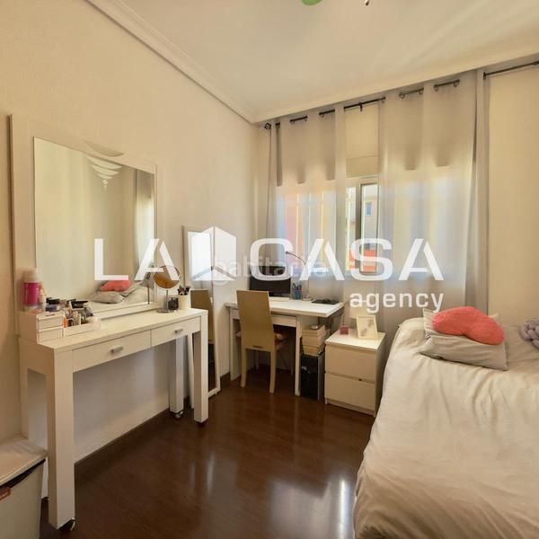 Foto 6ff54ff4-0180-438b-bdc1-d206f9df01cf. Dachwohnung in colores - entreparques Sevilla