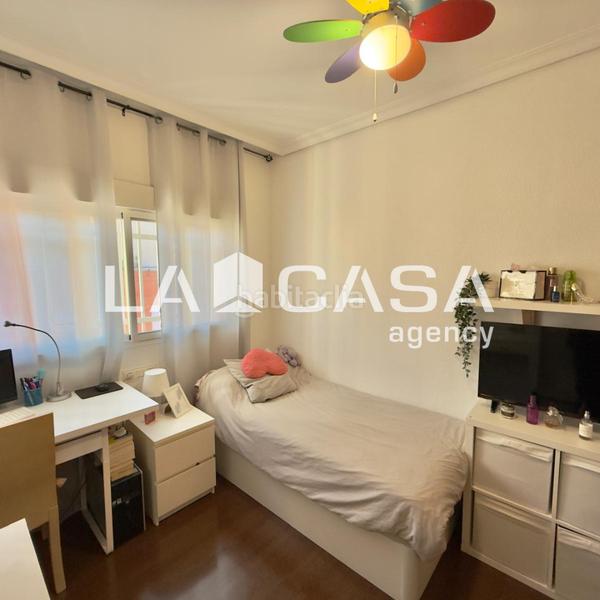 Foto 9110fa90-2344-4311-b5c5-81b52763a068. Dachwohnung in colores - entreparques Sevilla