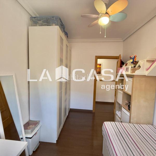 Foto ea970245-fd14-4af7-80ee-30763bc16241. Dachwohnung in colores - entreparques Sevilla