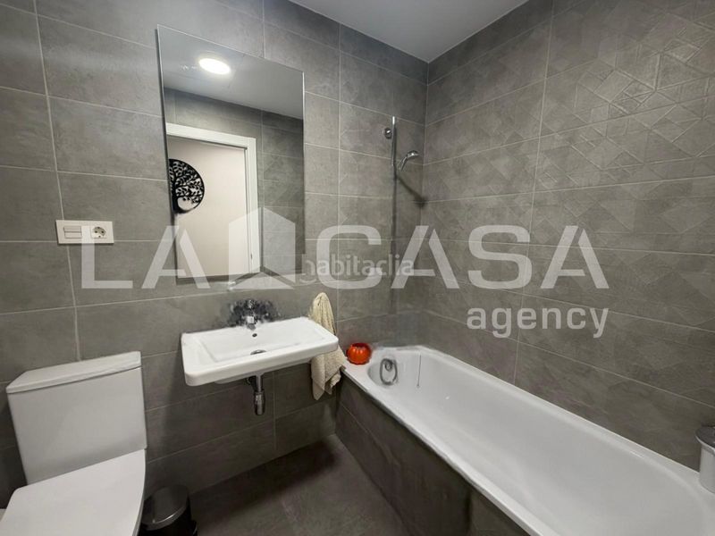 Foto 19f4524c-6498-4681-9e4b-926c3541c78c. Pis amb aparcament piscina a Entrenúcleos Dos Hermanas