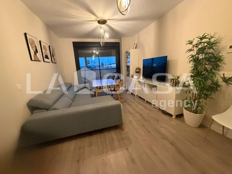 Foto ccb9bdd9-0477-40bd-9fcd-f57d3ffdf1fb. Pis amb aparcament piscina a Entrenúcleos Dos Hermanas