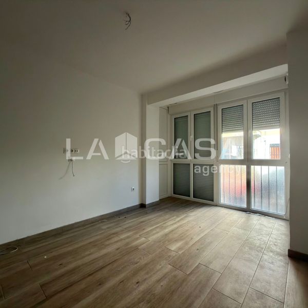 Foto 16b62e6f-69cc-4315-b847-536627f2333a. Pis a Cruz Roja Sevilla
