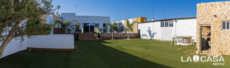 Foto 54383cf7-ce55-4dc9-97a7-80a5703fb46a. Xalet a La Hacienda - Nueva Andalucía Dos Hermanas